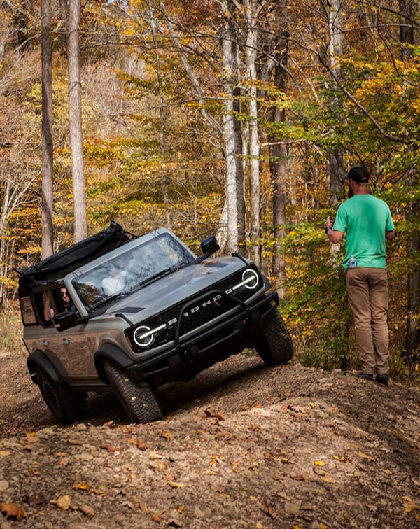 Offroad Vehicle Climbing Photo